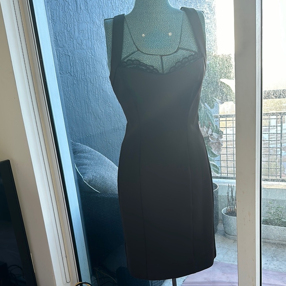 Chic Black Sleeveless Dress